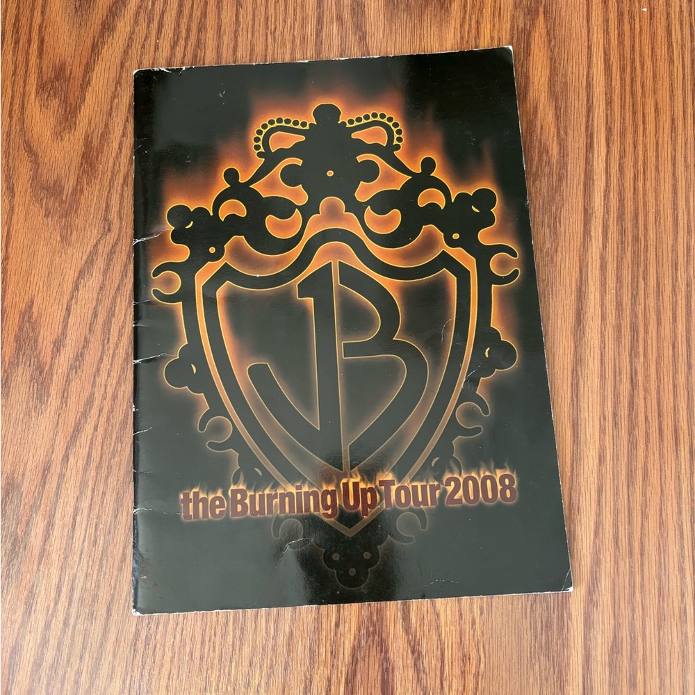 Burning Up Tour book- Jonas brothers